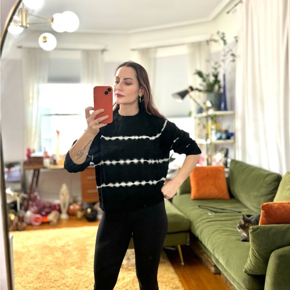 Electric Rose Cropped tie Dye Black & White Shirt / Pullover Sz M - Picture 7 of 11